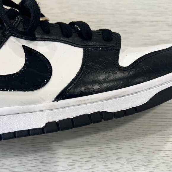 NIKE Panda Dunks World Champs Black & White Gold Plate SE Retro 9.5 - Picture 14 of 15